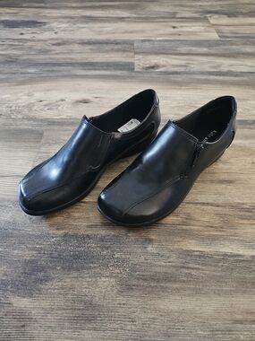NWT Kate Ann Women's Black Leather Comfort Slip On Shoes Size 7M Side Zip Loafer
